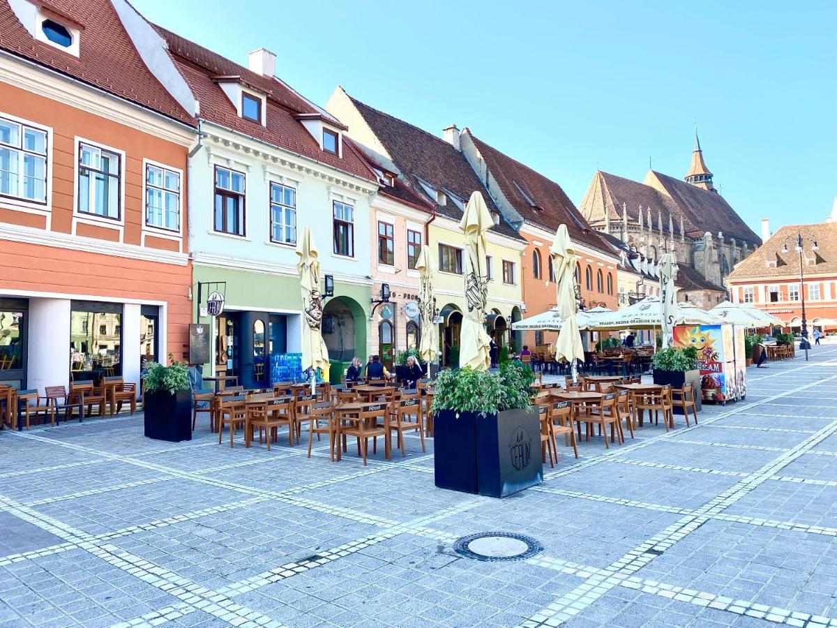 Appartamento 10 Council Square Braşov Esterno foto